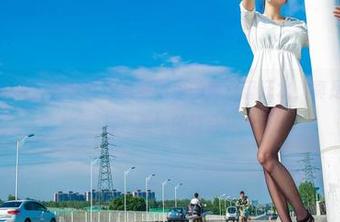 萱萱健身传说：爱丝带你看原图中的每一滴汗水，真是‘汗’水与‘美’的结合！