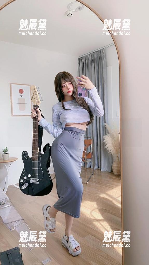 一条体操服的奇妙冒险：Byoru的写真图集不止于此！