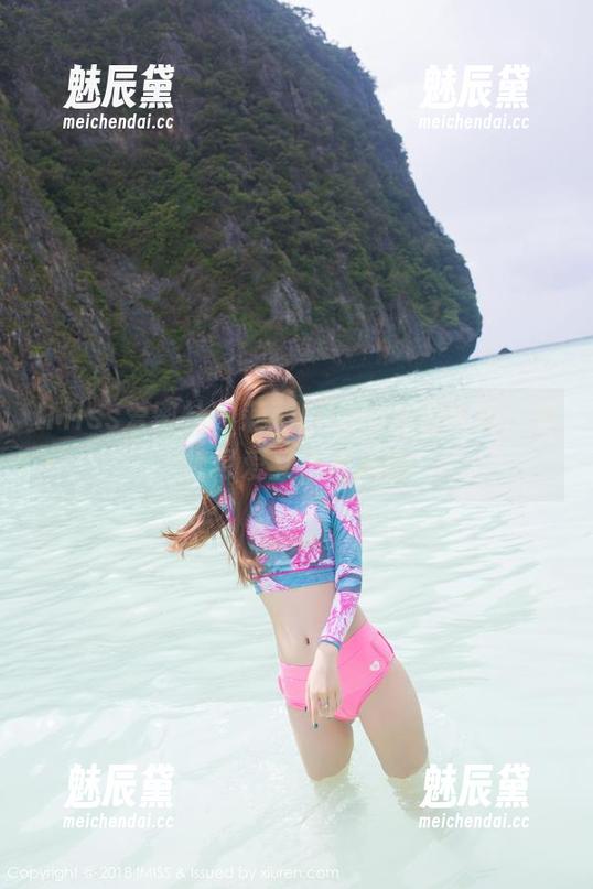 IMiss爱蜜社 - 莉莉Lily的私房写真：清纯可爱又不乏风情