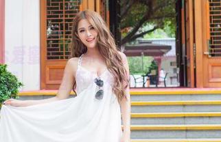 IMiss爱蜜社 – 酥小白校服写真：原图下载，校园不只有书桌和黑板哦