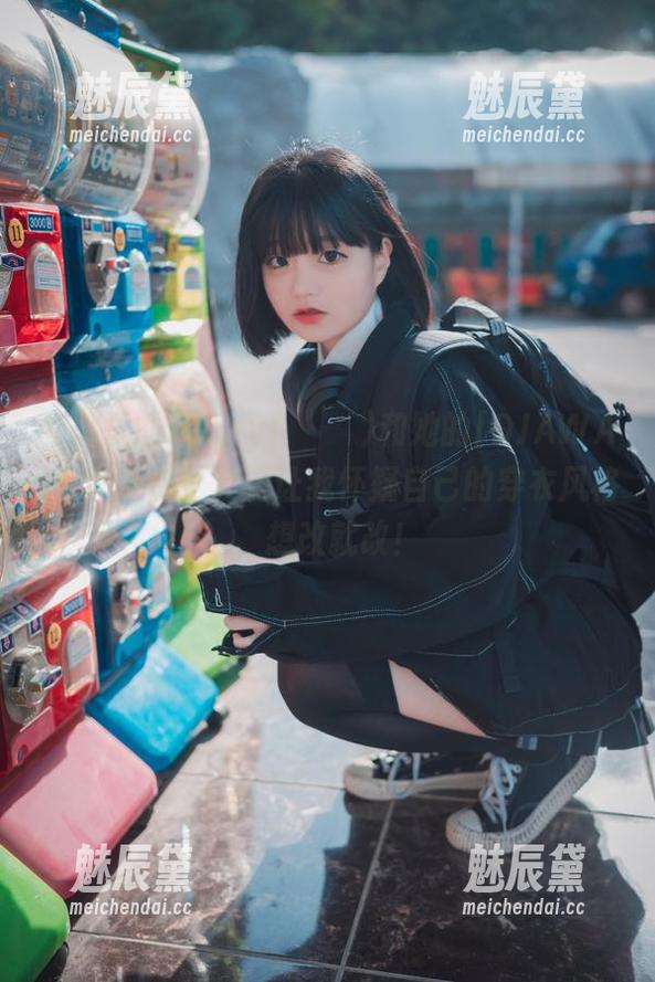 套图里的Jenny(정제니)和她的[DJAWA]松紧粉色，真是让我怀疑自己的穿衣风格，想改就改！