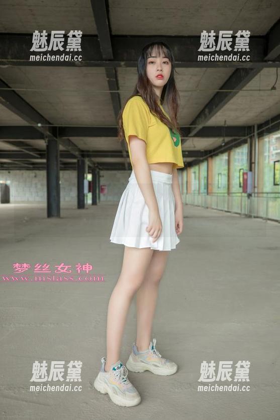 MSLASS梦丝女神-VV MSLASS梦丝女神 - VV的粉红女仆写真,简直比草莓冰淇淋还甜