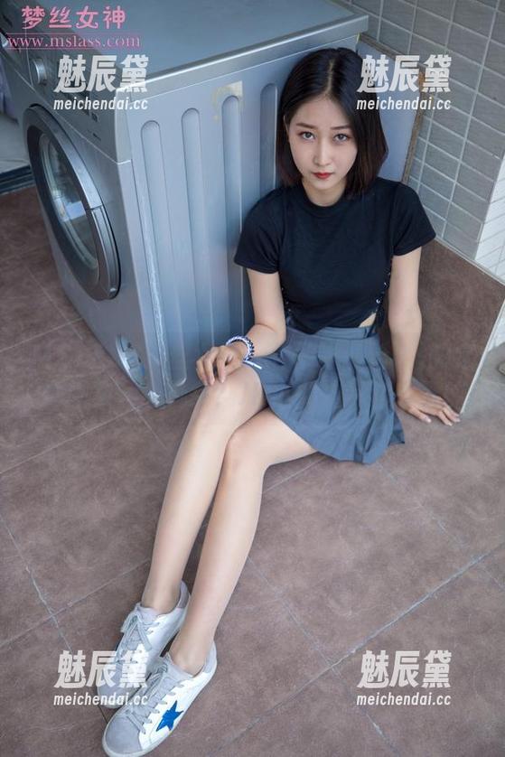 MSLASS梦丝女神-玥玥 MSLASS梦丝女神 - 你敢不敢给玥玥的定制图集一个机会?JK小女神等你来撩!