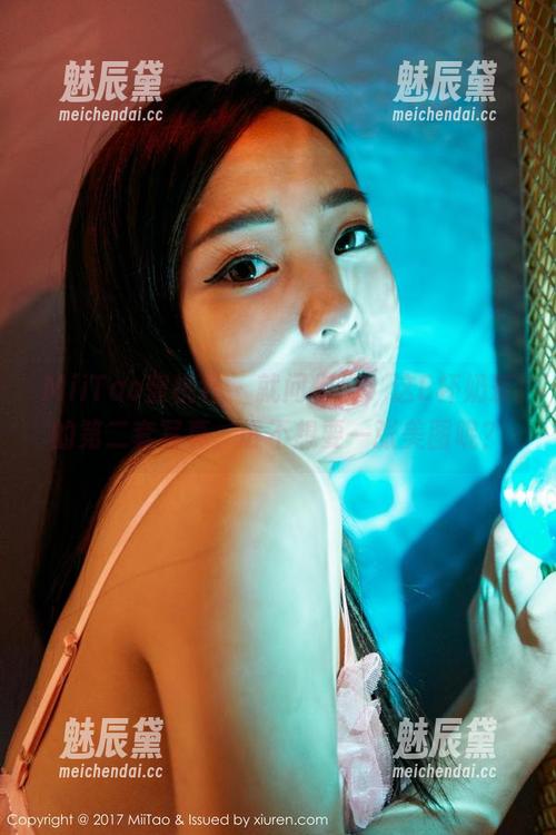 MiiTao蜜桃社 - 就问你们，这E杯奶茶的第二套写真，谁不想要一张美图呢？