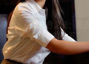 PANS写真 – 迎接粉色之光：思思的写真资源，点亮你的一天！