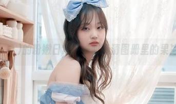 Sia(시아)的粉嫩日常：一部高清图册里的果冻传奇