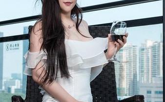 TGOD推女神 – 卓琳妹妹的牛仔裤定制图集,带着一丝俏皮的调皮感