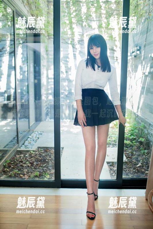 TuiGirl推女郎 - 灰丝图包，赵纹清的美图在呢喃，像是在邀请我一起沉醉在这气氛中