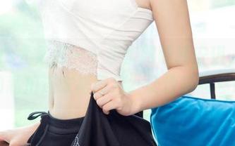 UGirls尤果网 – 一步步跟随韩安琪，享受她的私拍连衣裙图包，让你乐而忘返！