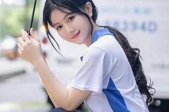 Xiuren秀人网 – 美图不是全部，久久aimee和她的眼镜教会我无圣光的魅力。