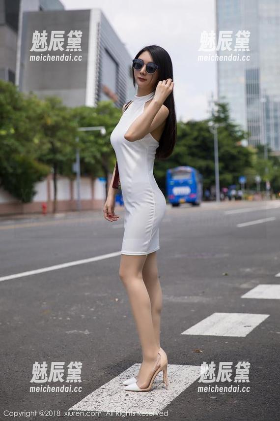 Xiuren秀人网 - 当拍黄瓜girl与皮衣撞击，更新图片，感受令人窒息的风格！