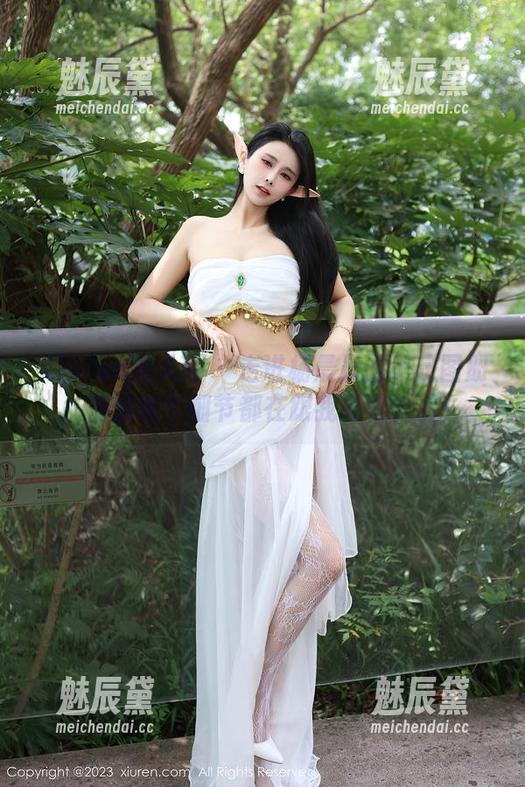 Xiuren秀人网 - 走进杨晨晨的美足图册，仿佛每个细节都在跟我说悄悄话！