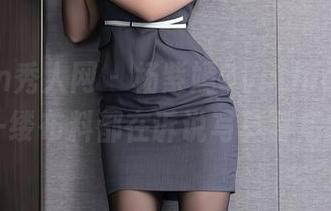Xiuren秀人网 – 杨紫嫣Cynthia的旗袍：每一缕布料都在诉说写真背后的故事