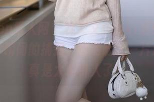 Xiuren秀人网 – 林文文yooki清纯写真，一个瞬间的捕捉，心情随之一片波动，真是太吸引人了！