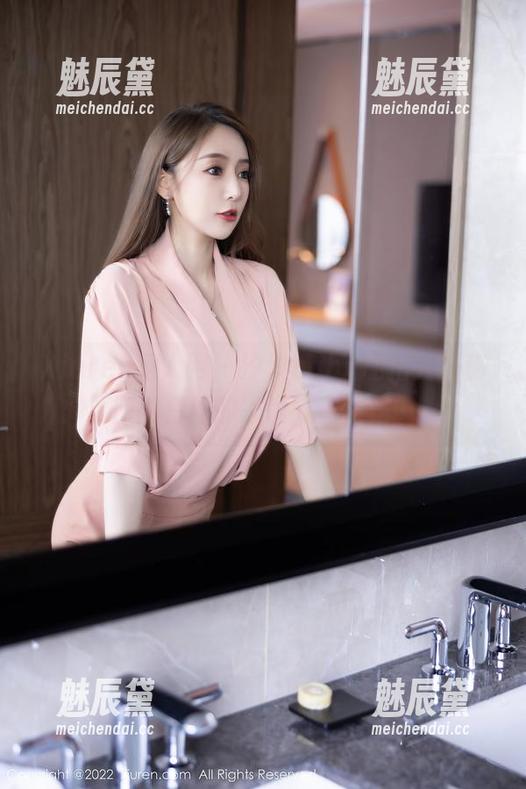 Xiuren秀人网 - 汐汐baby私拍大揭秘：原图对白丝的态度，竟然是……！