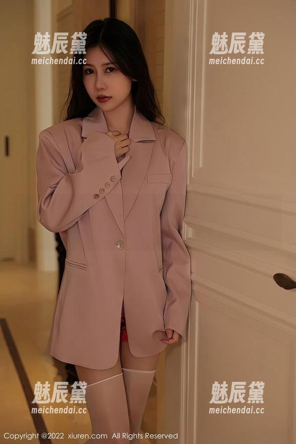 Xiuren秀人网-邹晶晶女王 Xiuren秀人网 - 当空姐遇上邹晶晶女王,谁说免费的写真不能有点醉人?