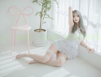 踏入Yuna(윤아)的夏天：全套原图，偶尔的阳光和无尽的幻想