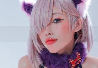 eliza喵喵的圣诞写真，套图里的她像极了冬日的暖阳！