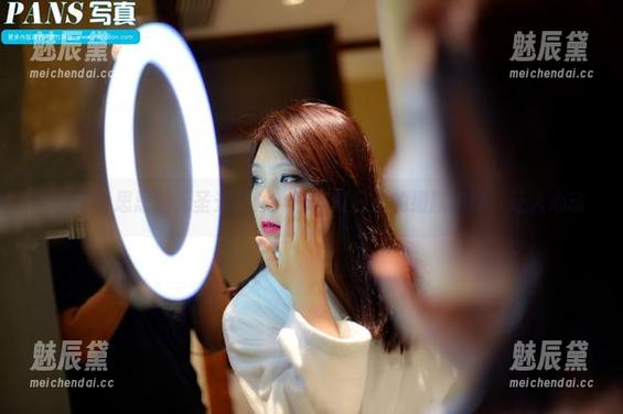 pans - 思思的无圣光画像：那些夏日里的细腻瞬间，让人心动