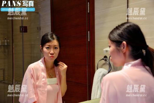 pans-默默 pans - 默默,借个天使的名号,这美图也太免费了吧?
