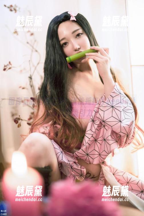 图库里的透明之美：谁能抵挡住yeeun孙乐乐这股吸引力？