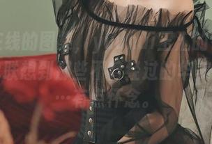 透过在线的图集，yuuhui玉汇的名流之夜让我联想到那些不曾经过的华美瞬间……有点怀念。