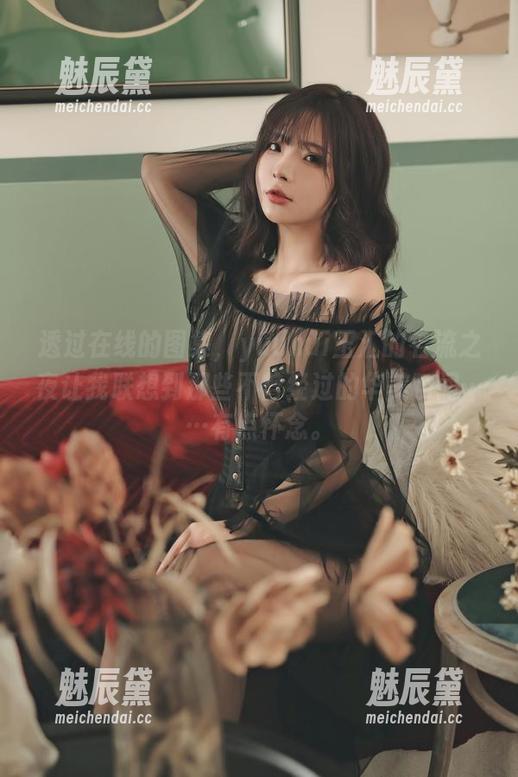 透过在线的图集，yuuhui玉汇的名流之夜让我联想到那些不曾经过的华美瞬间……有点怀念。