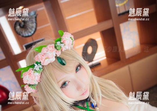 看サク(saku)的婚纱私拍，美图里藏着多少撩人的瞬间，这可是一种罪过啊！