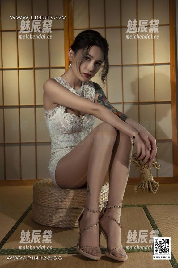 丽柜 - 在婷婷的旅拍世界里：原图资源，让你目不暇接！