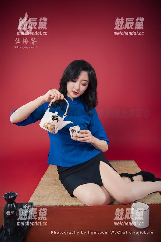丽柜-钟晴 丽柜 - 校园风情万种,钟晴校服合集带你梦回青春!