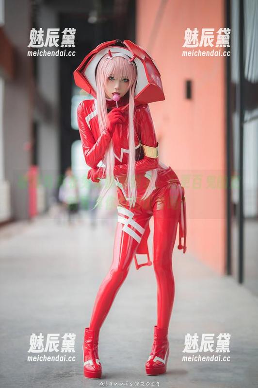 被樱岛麻衣兔女郎撩到了，五更百鬼的定制写真你真的敢看吗？