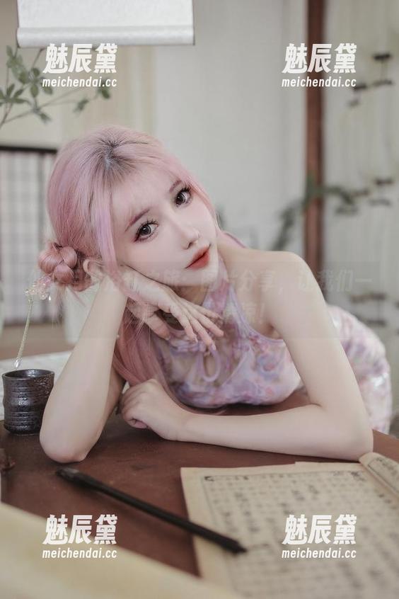 仙女月的浴缸之旅：图片分享，让我们一起享受这份清凉！