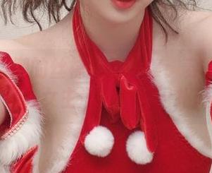 依依超级懒的丝袜写真全集：穿上丝袜的她比电影女主还要‘扑闪扑闪’！