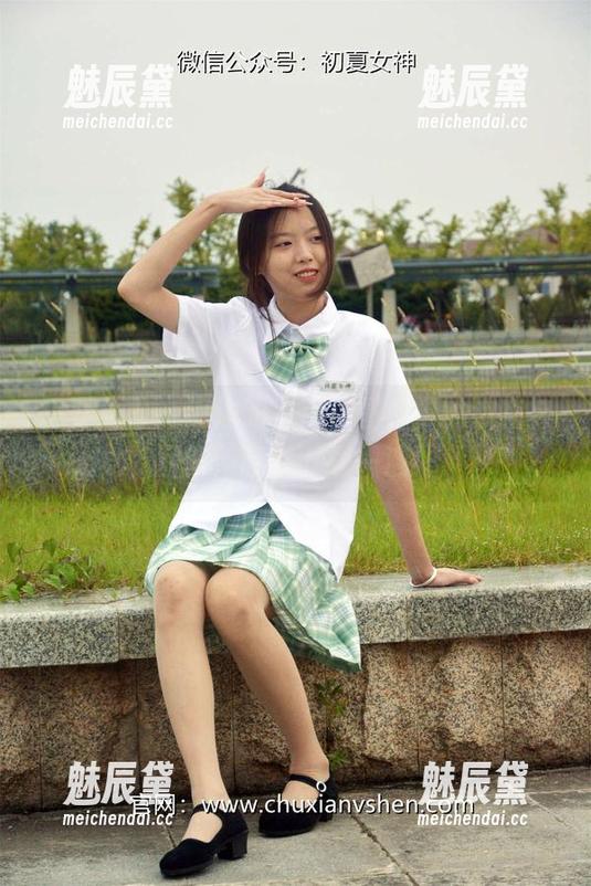初夏女神 - 海边的点点，图库中的浪花与回忆，赶紧下载一波！