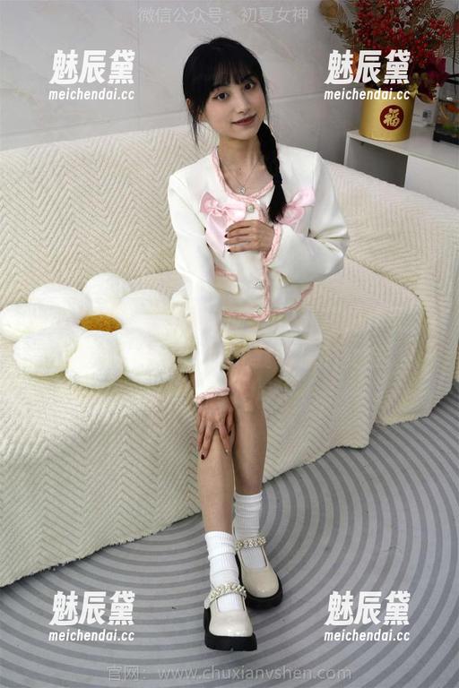 初夏女神-环环 初夏女神 - 美图界的学妹:环环的作品,仿佛在说‘来啊,快让我当你的女友’!
