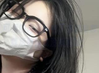 微密圈 – 可爱的肉巴黑色丁字裤全套来袭，下载后别怪我没提醒哦！