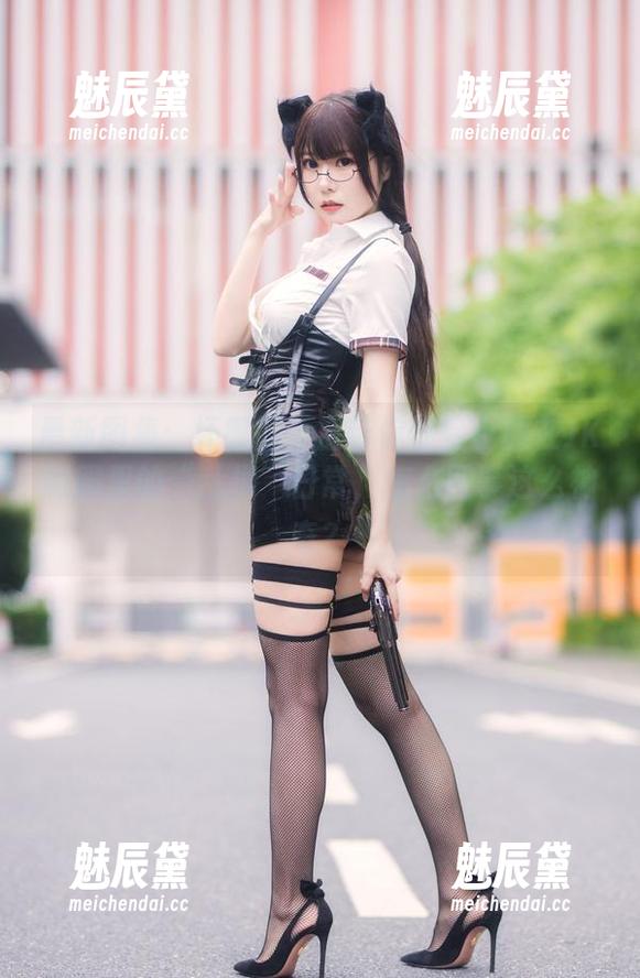 坏露露香宝 最新图集:坏露露香宝带你体验小露在JK制服里的“乱撞”日常,怎么回事这么神奇?