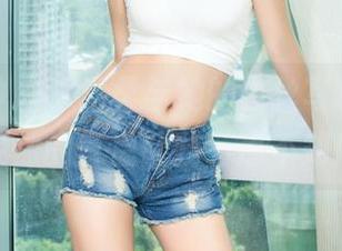 头条女神 – 李温柔与她的白丝写真全套，这种轻盈的气息让我有点不知所措！