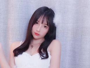 和服之下，小小奶瓶儿的写真合集，隐含了几分不言而喻的魅力