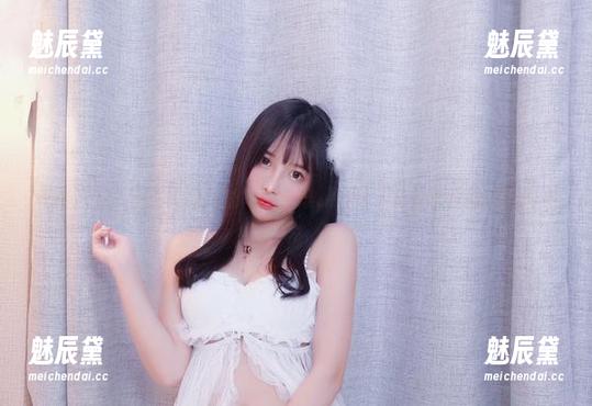 和服之下，小小奶瓶儿的写真合集，隐含了几分不言而喻的魅力