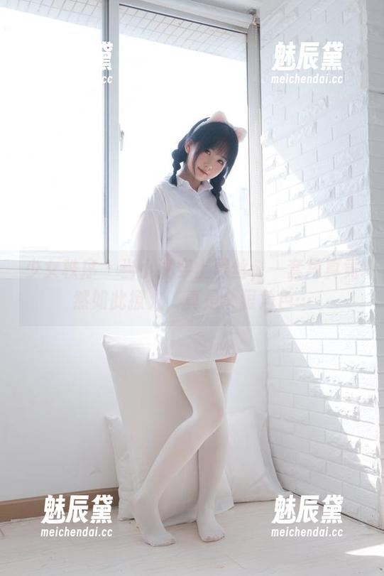 少女秩序 - 当小满穿上黑丝，一套写真竟然如此撩人，真是个狠角色…
