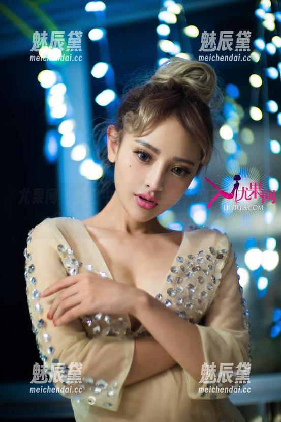 尤果网-王莹 尤果网 - 美图中闪耀的王莹,腿真是好看得让人怀疑人生,快来围观!