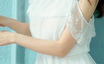 尤果网 – 芝芝Booty海边写真合集：那真叫一个‘水波撩人’，但人还没出来呢！