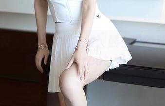 尤蜜荟 – 空姐不是白领：熊小诺的写真如何打破stereotypes