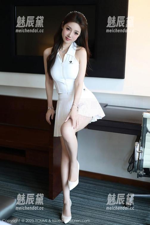 尤蜜荟 - 空姐不是白领：熊小诺的写真如何打破stereotypes