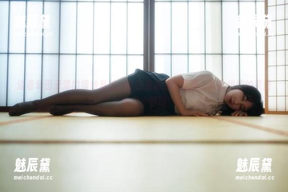 边看岛田云溪的婚纱私拍，边想着我哪天能穿上如此优雅的原图，真是个梦啊！