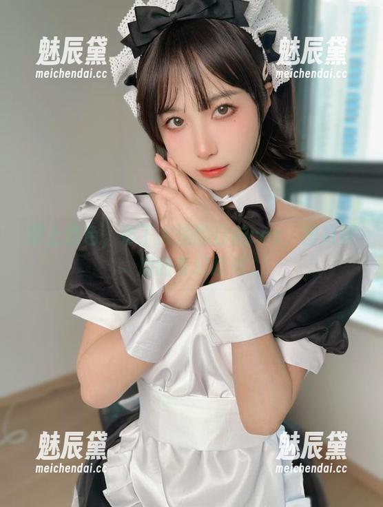 穿上角色，布丁大法的自拍cos，图片背后的奇幻瞬间