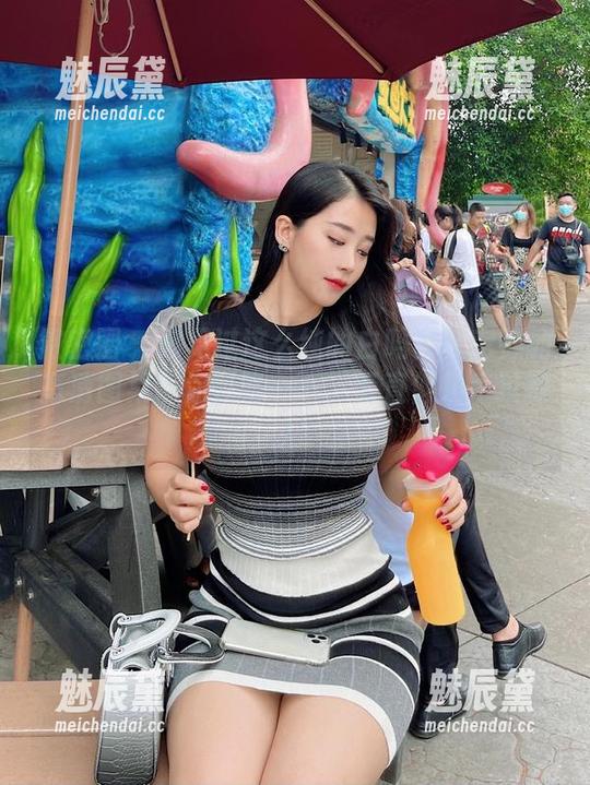 张老师 微密圈 - 你见过这么纯的白吗?张老师的高清图集带你领略一下,简直像奶牛过敏!