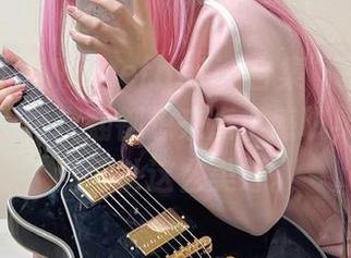 她的“弥美Mimefantia合集”真是我的心头好，每次翻都想来点小感叹，生活居然可以这么美好。