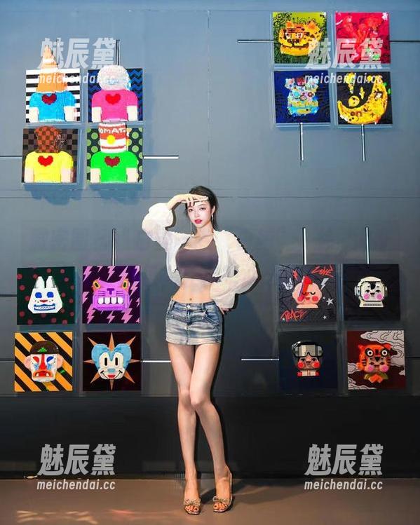徐珺大哥 微密圈 - “白丝”变“白鲸”,徐珺大哥的全套图包,让你瞬间忘记减肥!